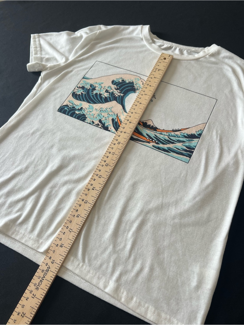 White Graphic Tee with Wave Illustration Size S from SHEIN - Picture 3 of 9